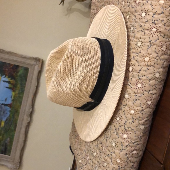 Vince Camuto Hat - Picture 8 of 8